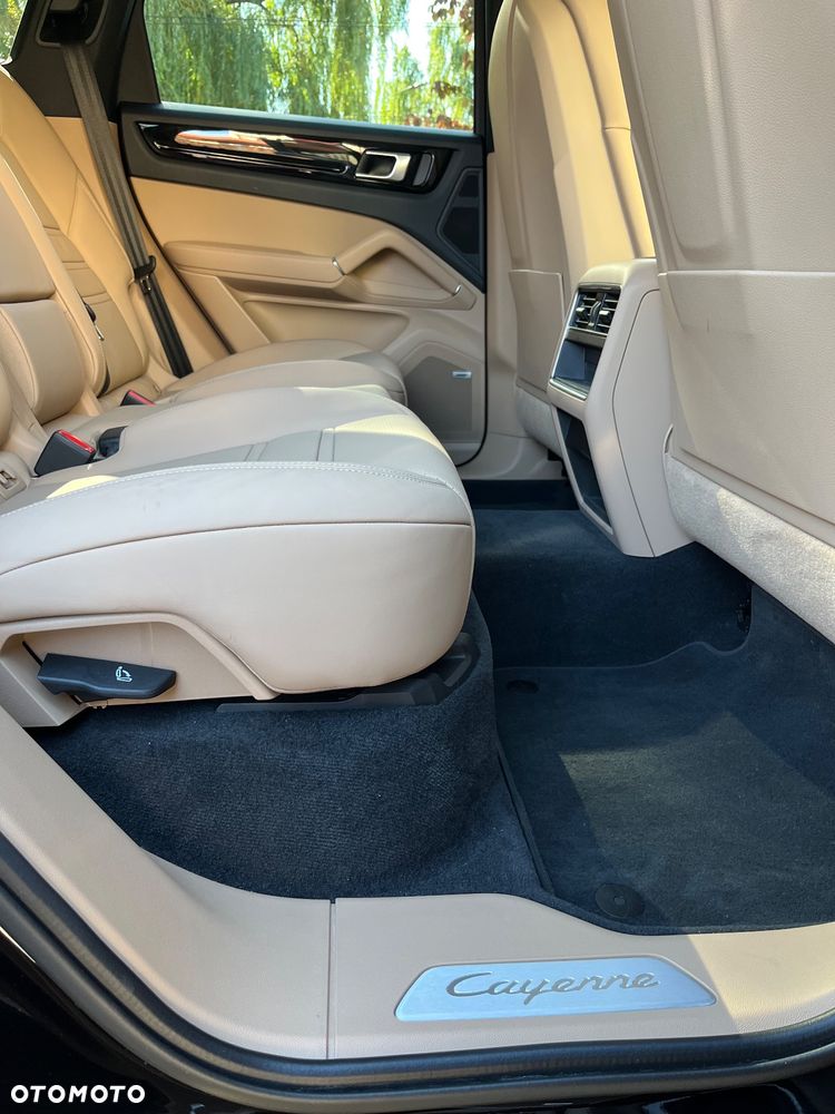 Porsche Cayenne Standard - 14