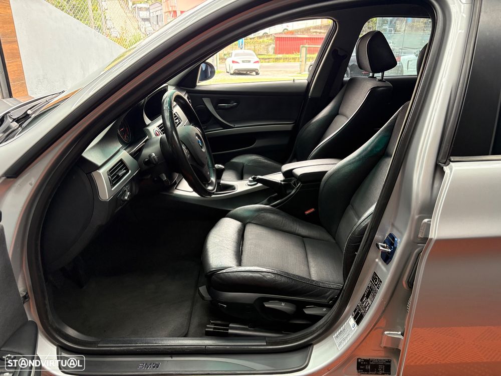 BMW 320 d Touring - 34