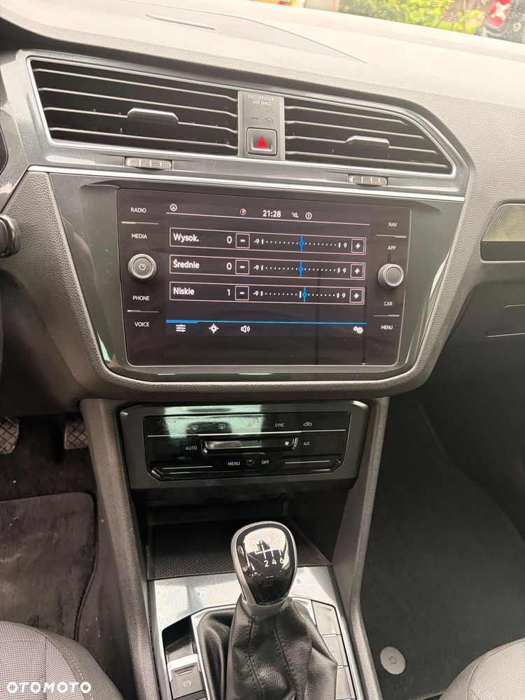 Volkswagen Tiguan 2.0 TDI SCR Life - 17
