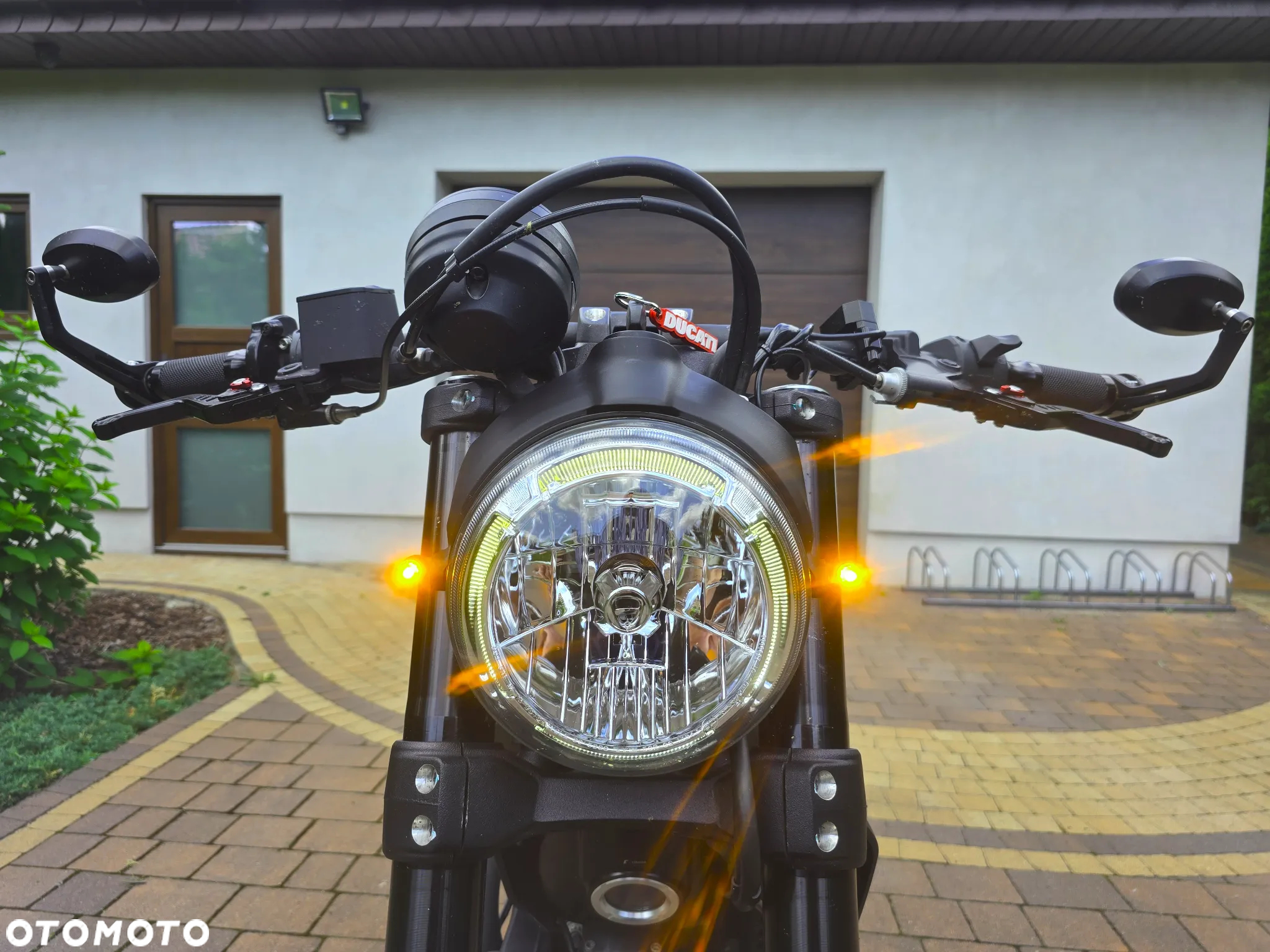 Ducati Scrambler - 12