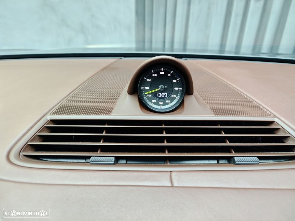 Porsche Panamera 4 E-Hybrid Executive - 17