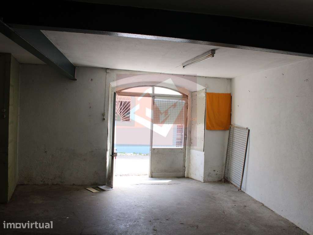 Loja no centro de Caneças para arrendamento - Grande imagem: 5/7