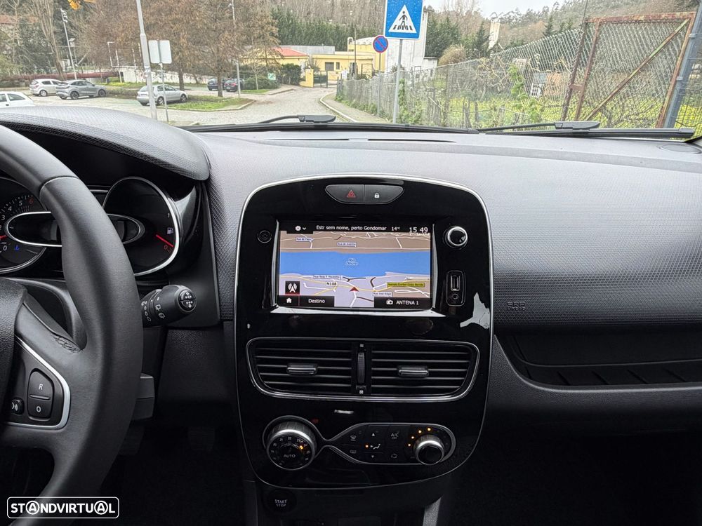 Renault Clio Sport Tourer - 22