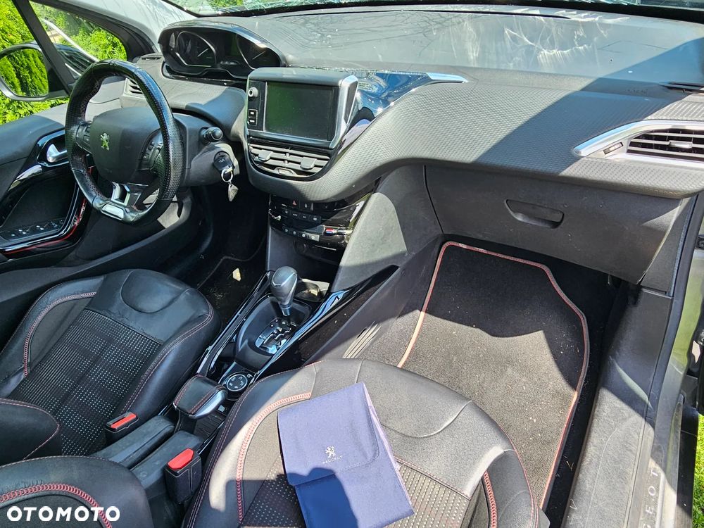 Peugeot 2008 PureTech 110 Stop&Start EAT6 GT-Line Edition - 9