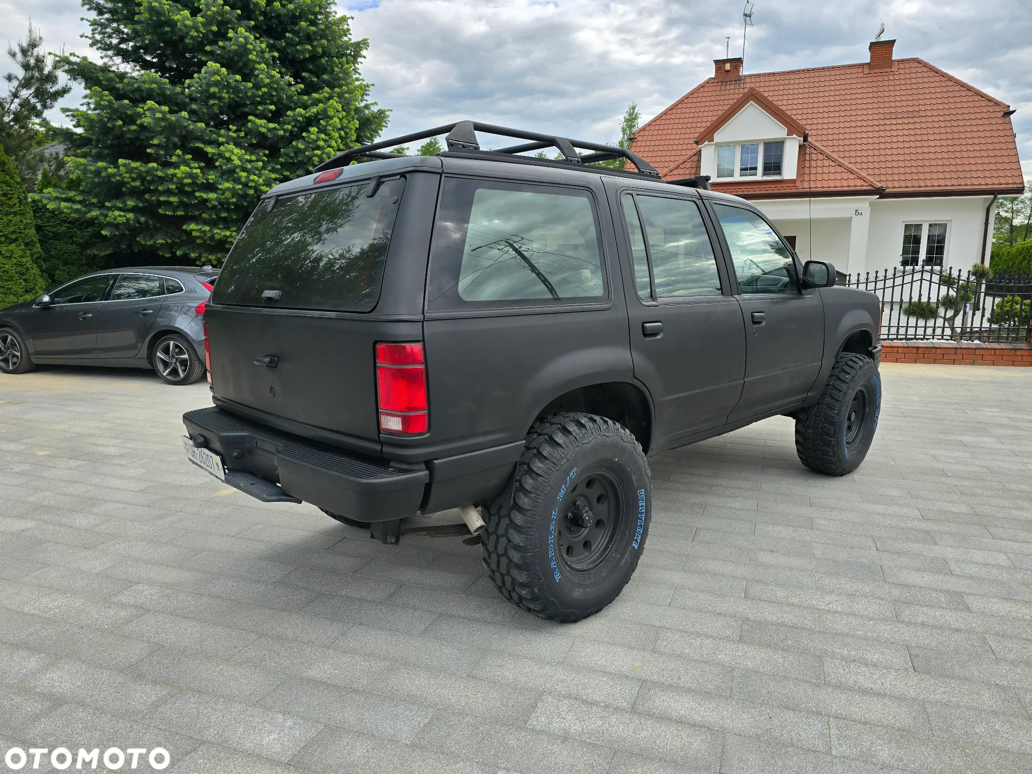 Ford Explorer Standard - 5