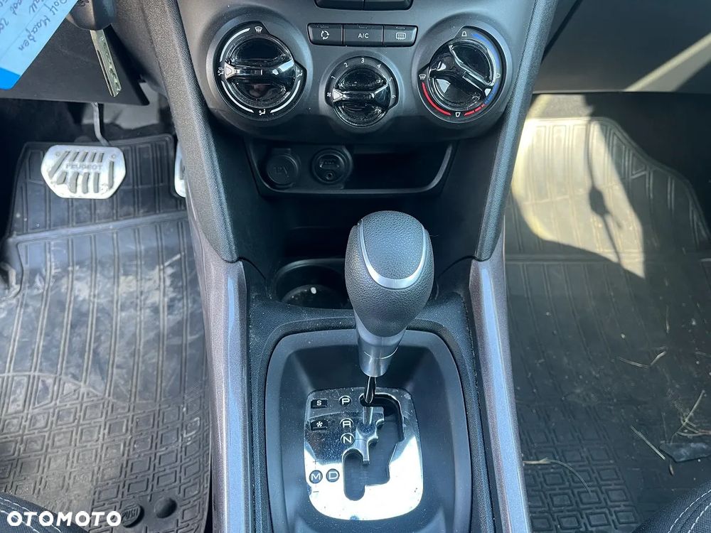 Peugeot 2008 1.2 Pure Tech Allure S&S EAT6 - 10