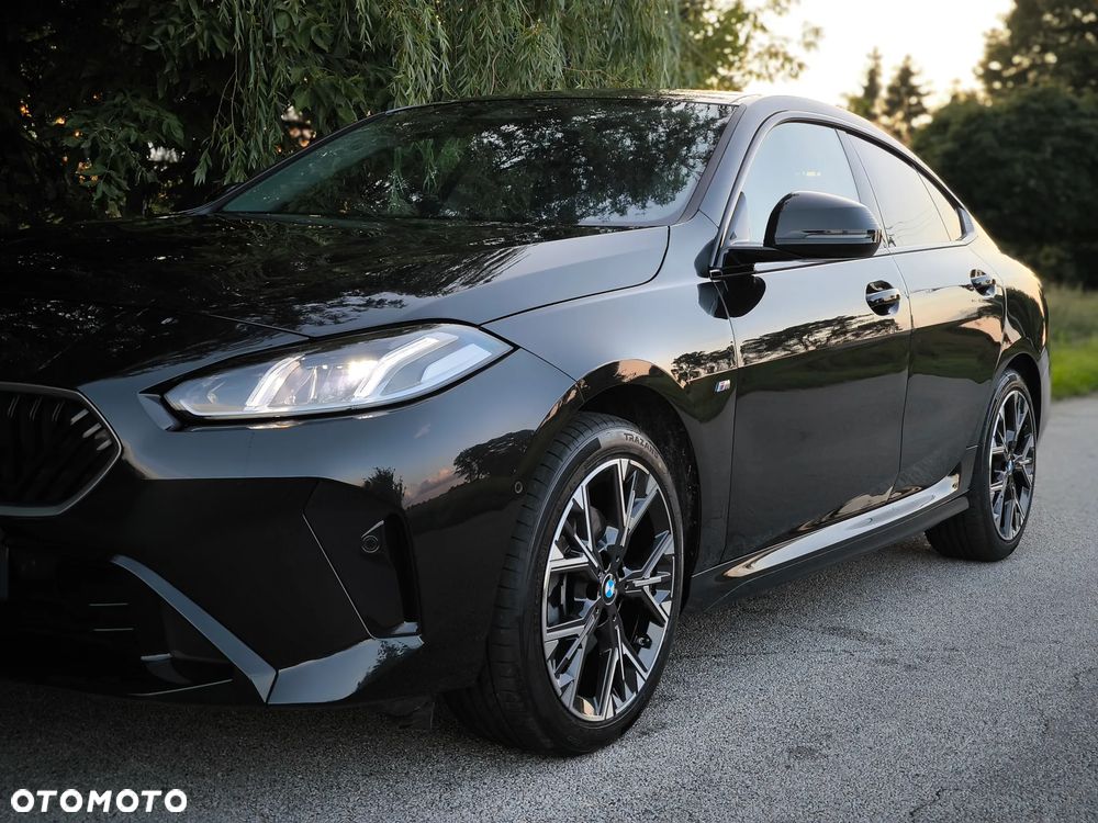 BMW Seria 2 220i mHEV - 17
