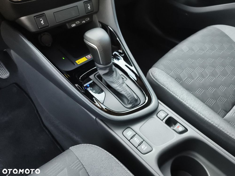 Toyota Yaris Hybrid 1.5 Style - 19