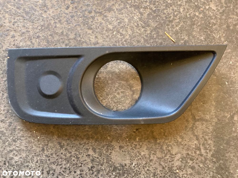 RENAULT Master 3 III lift IV 4 prawa KRATKA ZDERZAKA ATRAPA przedniego KRATKA W ZDERZAK  przedni ZAŚLEPKA halogenu na halogen ramka osłona