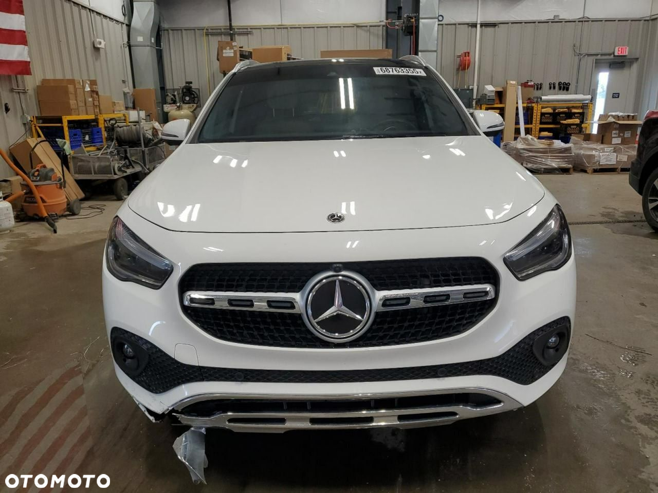 Mercedes-Benz GLA - 8