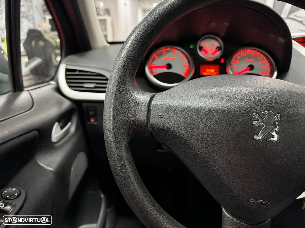 Peugeot 207 1.4 16V Open - 23