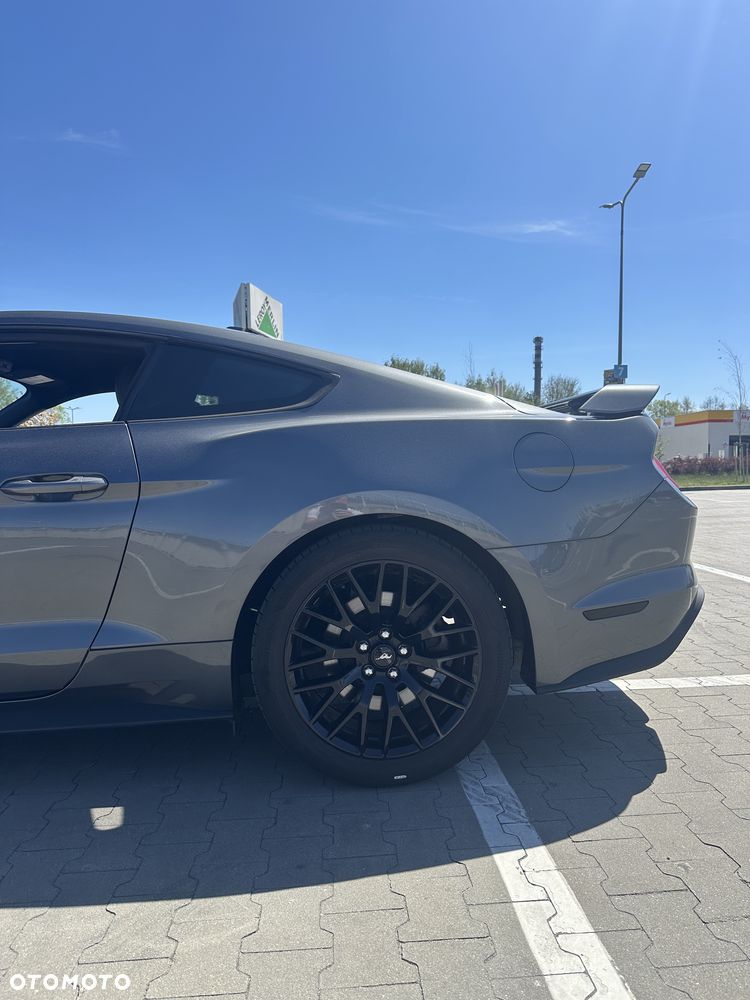 Ford Mustang - 7