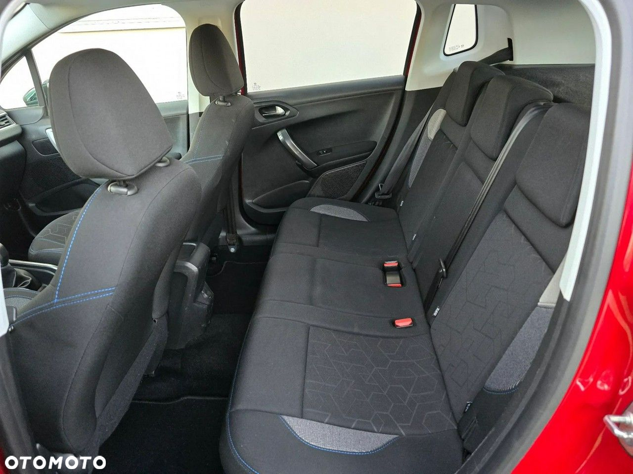 Peugeot 2008 1.2 Pure Tech Style - 16
