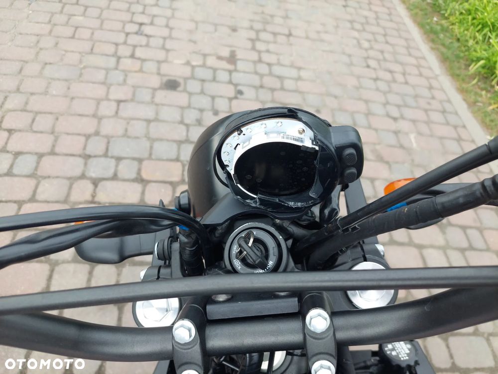 Yamaha XSR - 12
