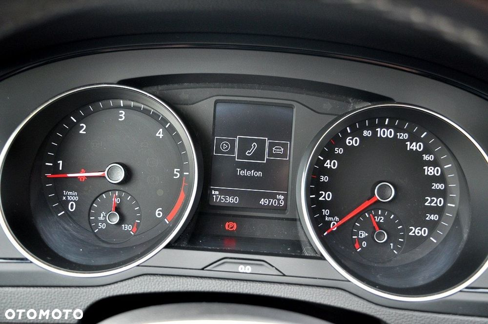 Volkswagen Passat 1.6 TDI BMT Comfortline - 19