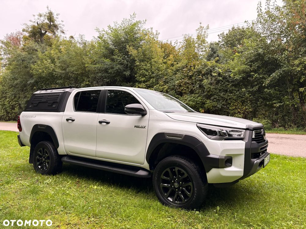 Toyota Hilux - 1