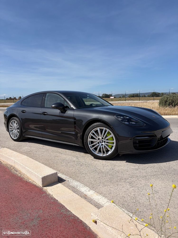 Porsche Panamera - 4