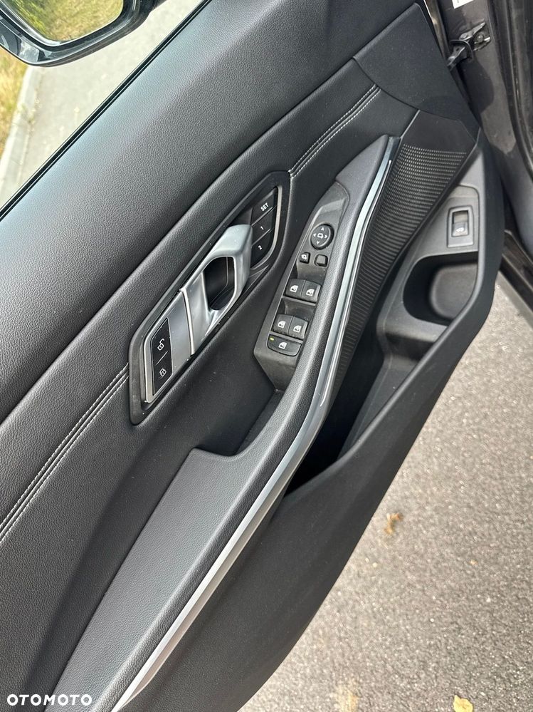 BMW Seria 3 - 28