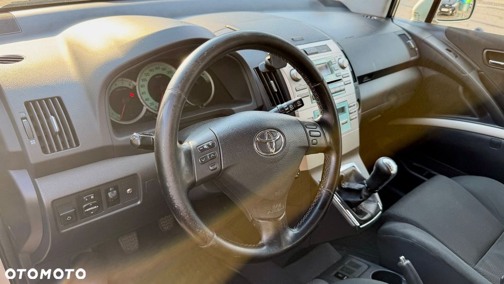 Toyota Corolla Verso 1.6 - 10
