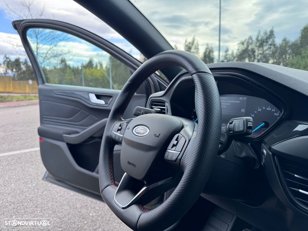 Ford Focus 1.0 EcoBoost MHEV ST-Line - 17