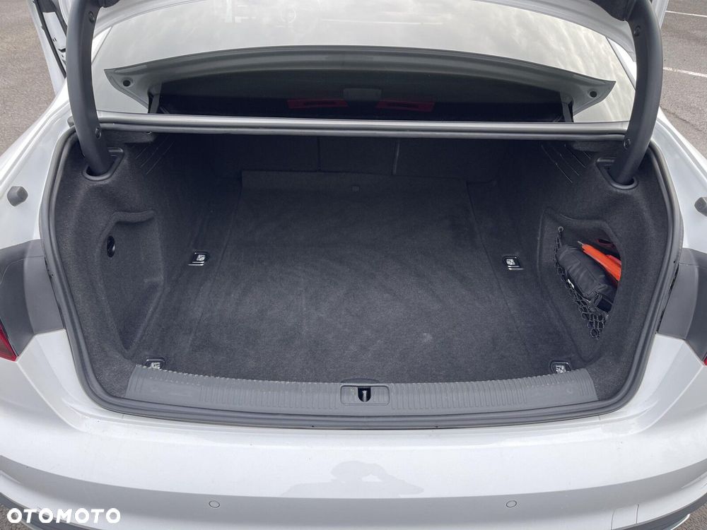 Audi A4 Limousine - 19