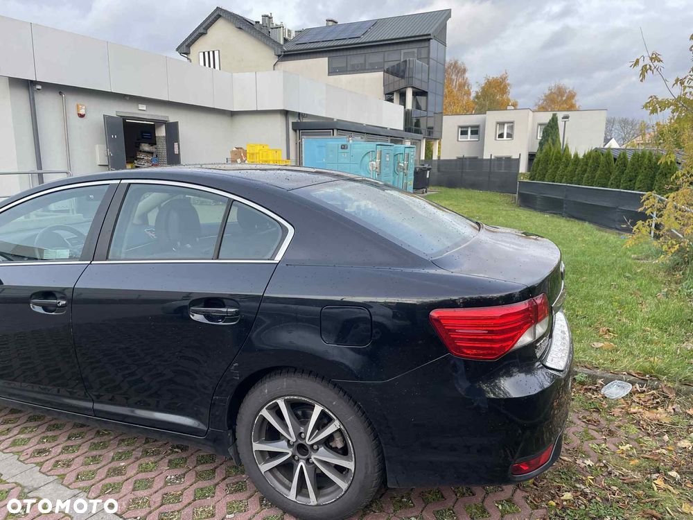 Toyota Avensis 1.8 Premium - 6