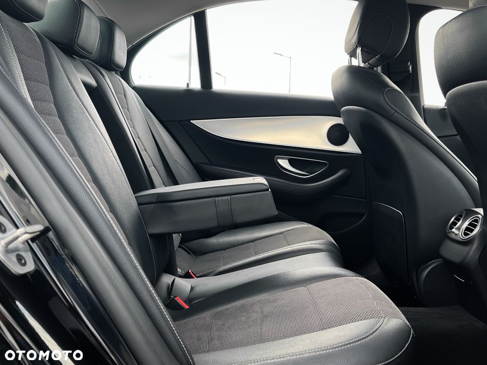 Mercedes-Benz Klasa E 200 d 9G-TRONIC - 25