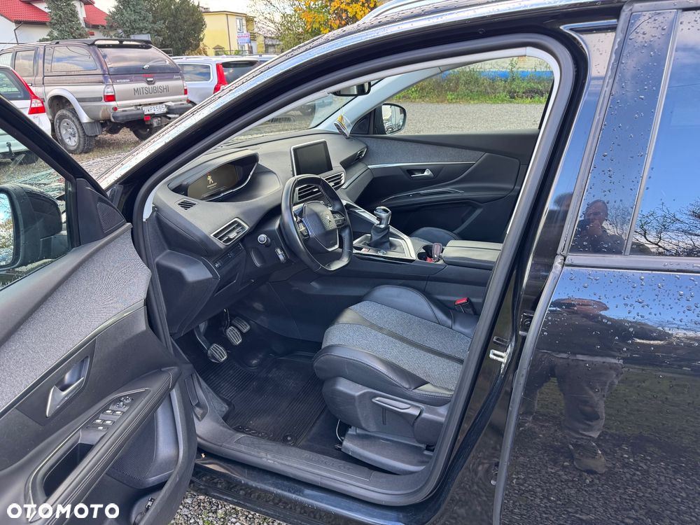 Peugeot 5008 2018 photo 2