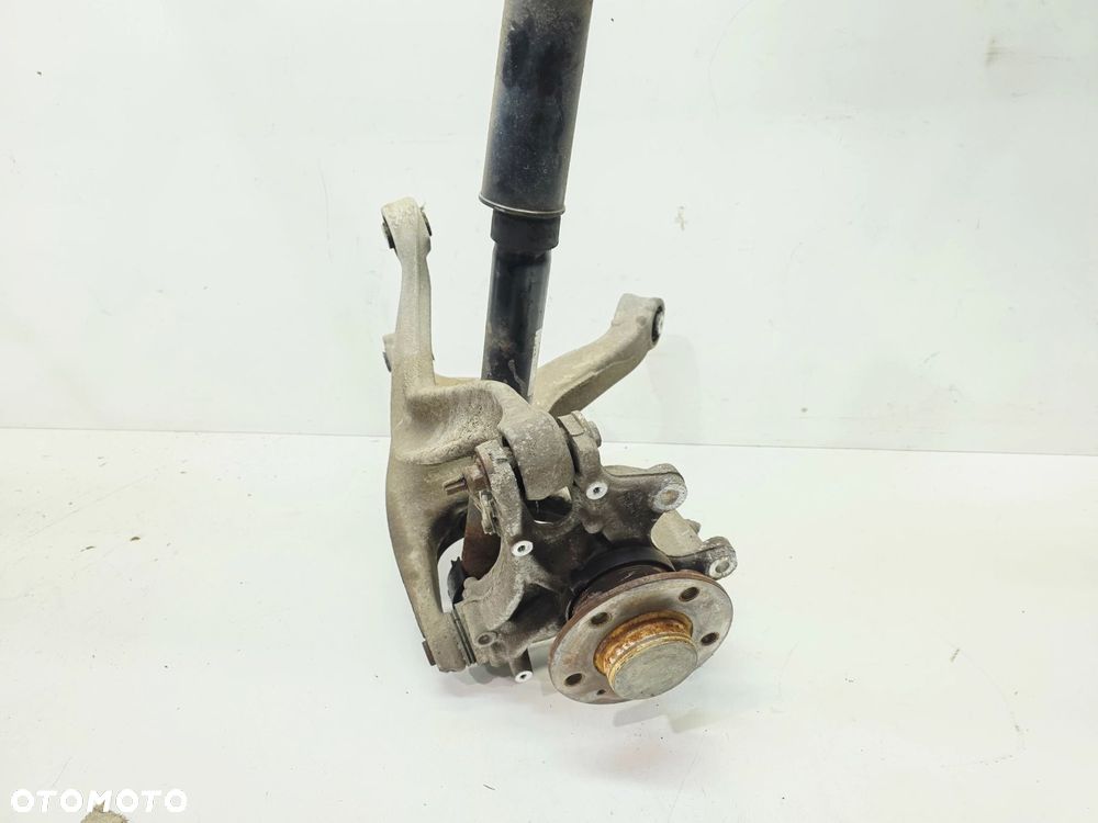 ZWROTNICA PIASTA WAHACZE PRAWY TYŁ AUDI A6 C7 A7 Q5 8R0505312F 4G0505432E - 4