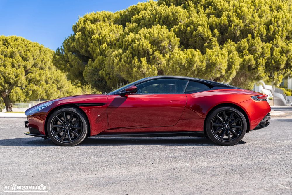 Aston Martin DB11 Coupé V12 AMR - 5