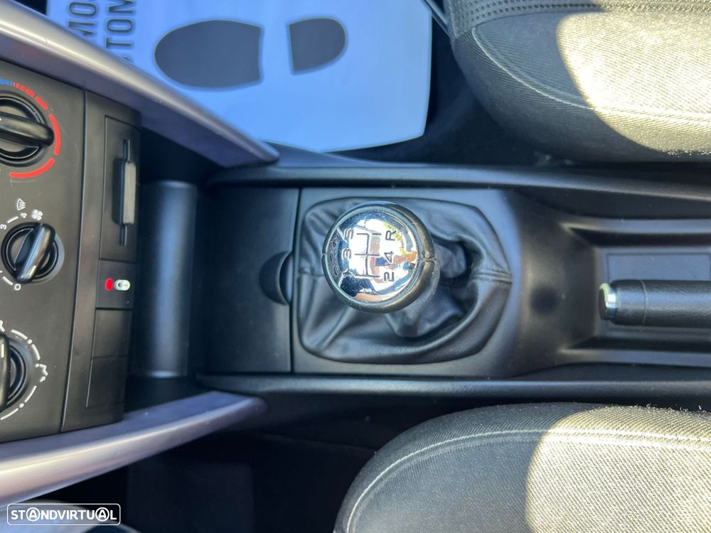Peugeot 207 CC 1.6 HDi FAP Sport - 32