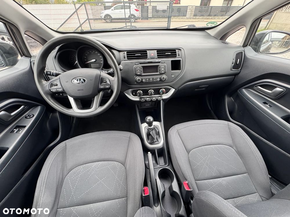 Kia Rio - 21
