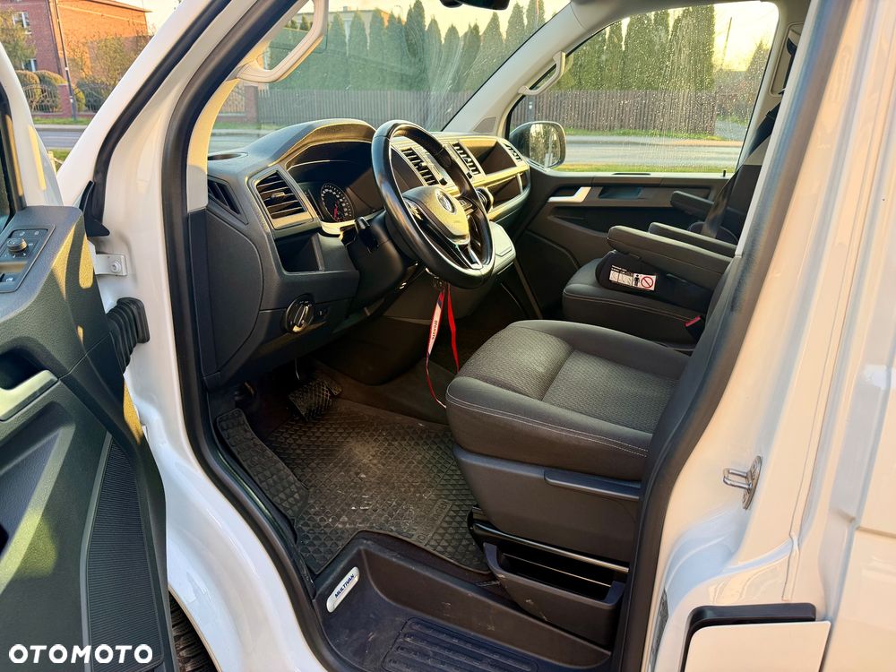 Volkswagen Multivan - 10