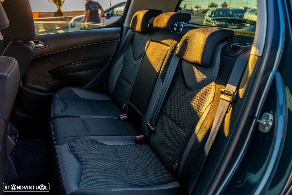 Peugeot 308 1.6 e-HDi Sportium CVM6 - 17