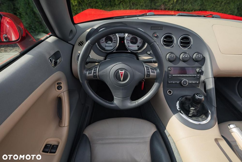 Pontiac Solstice - 12