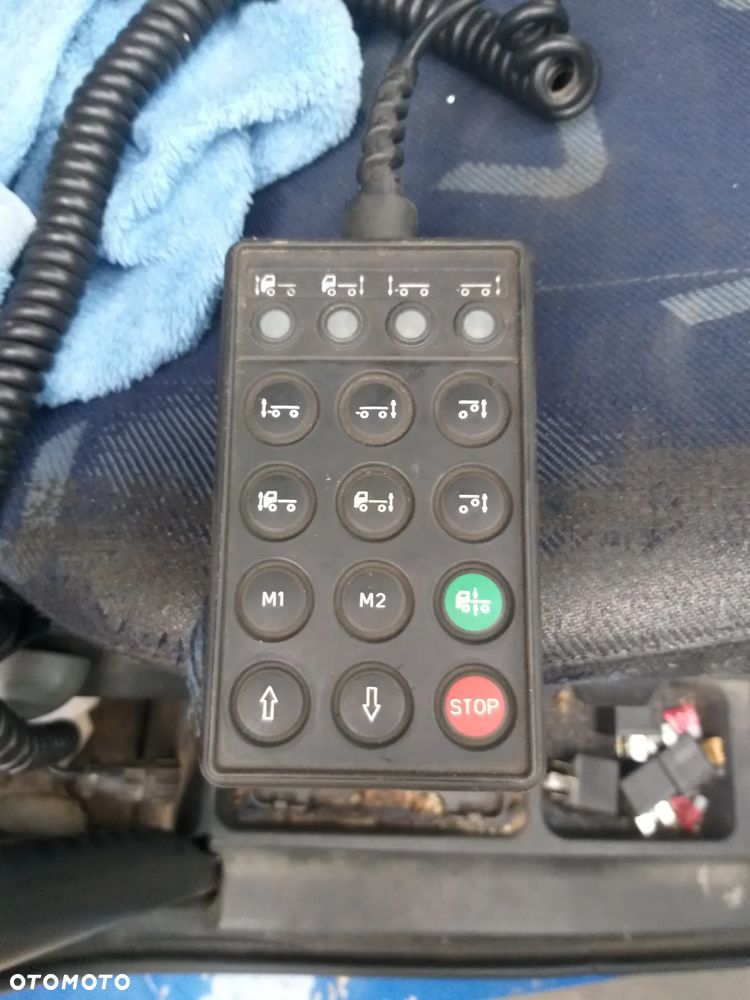 Sterownik pilot zawieszenia 4460562540 IVECO - 1