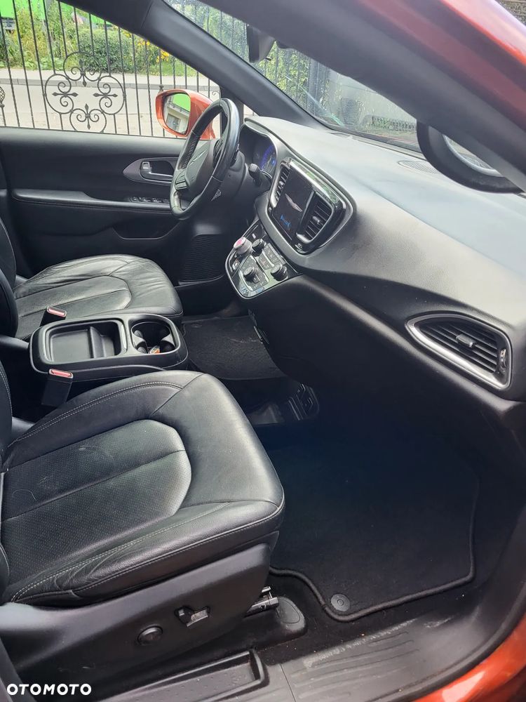 Chrysler Pacifica - 7