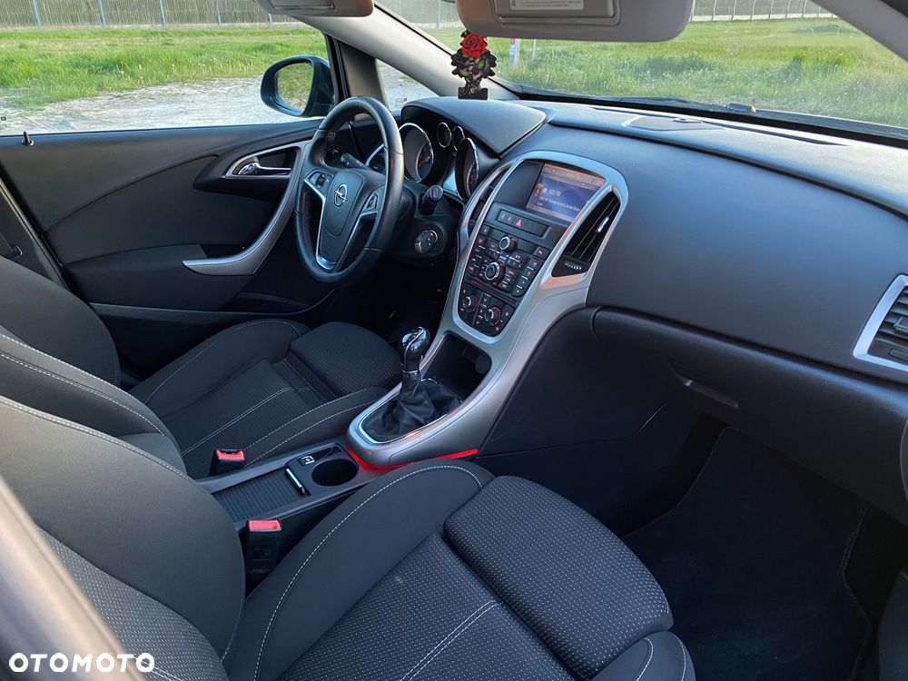 Opel Astra 1.4 Turbo Design Edition - 26