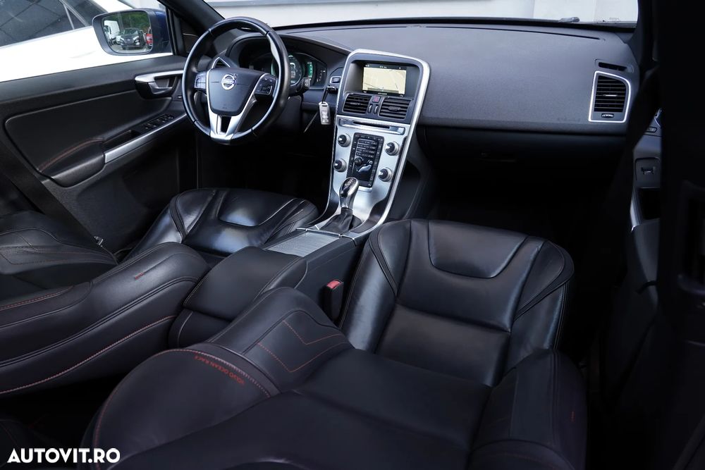 Volvo XC 60 D4 AWD Geartronic Ocean Race - 6