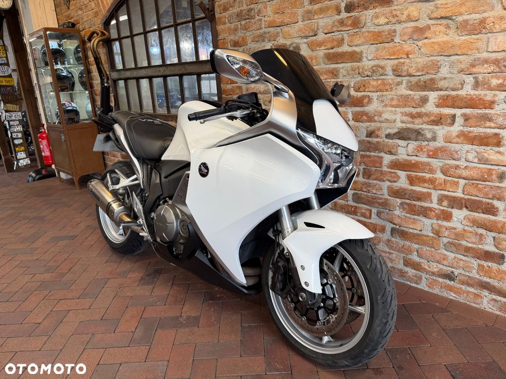 Honda VFR - 7