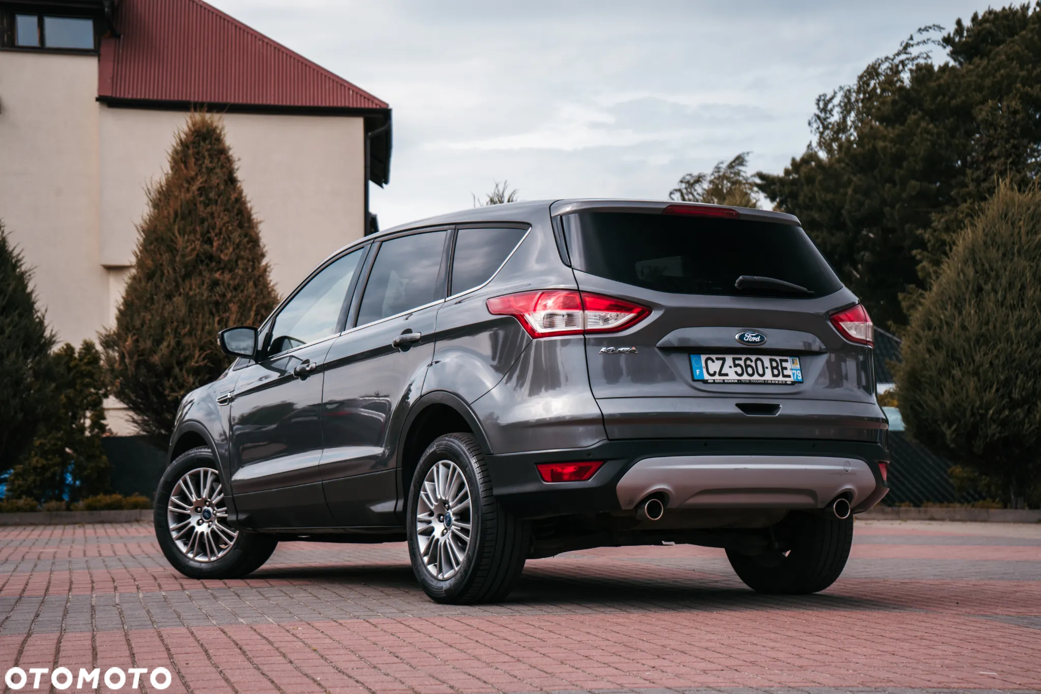Ford Kuga 2.0 TDCi 2x4 Titanium - 10