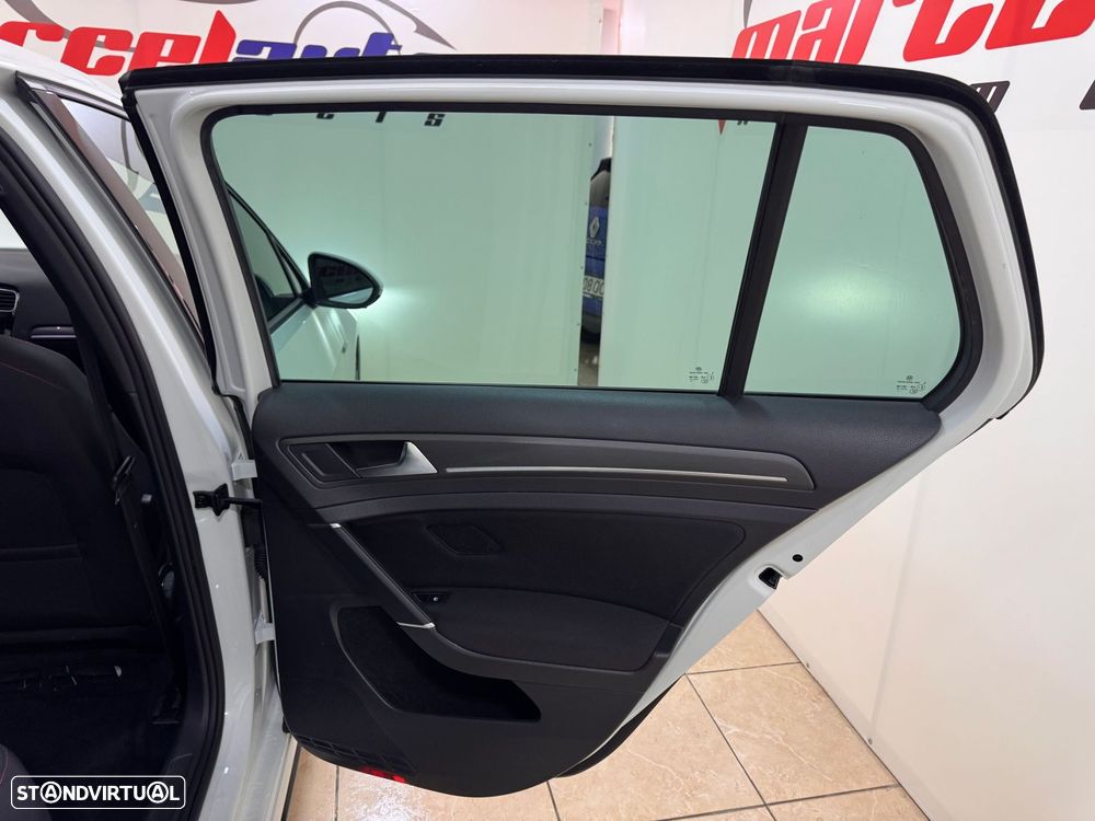 VW Golf 2.0 TSi GTi DSG Performance - 42