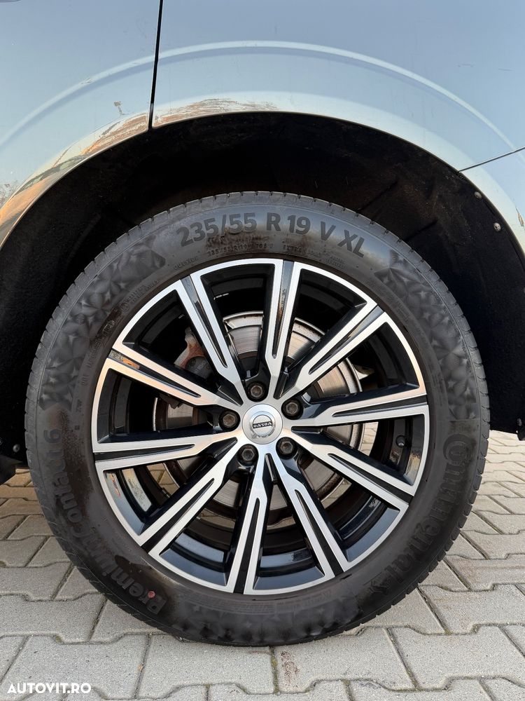 Volvo XC 60 D4 Momentum Pro - 24