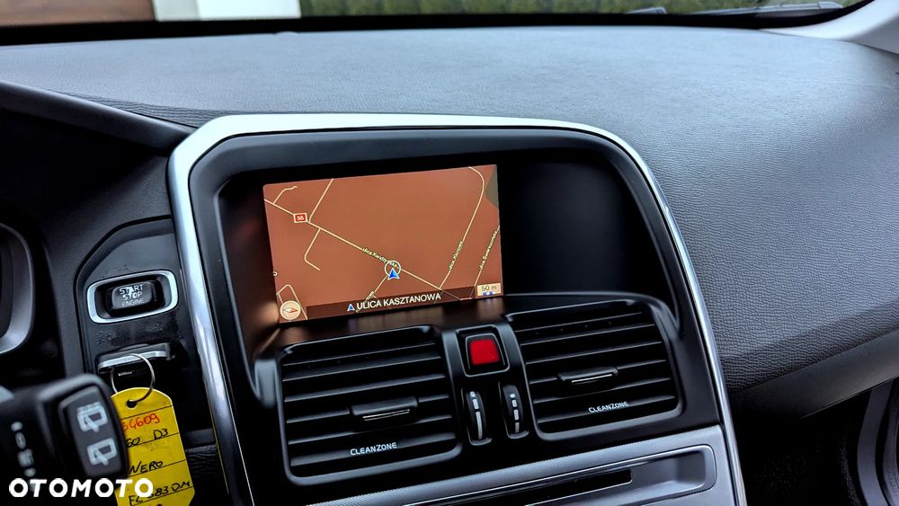 Volvo XC 60 D3 Geartronic Momentum - 33