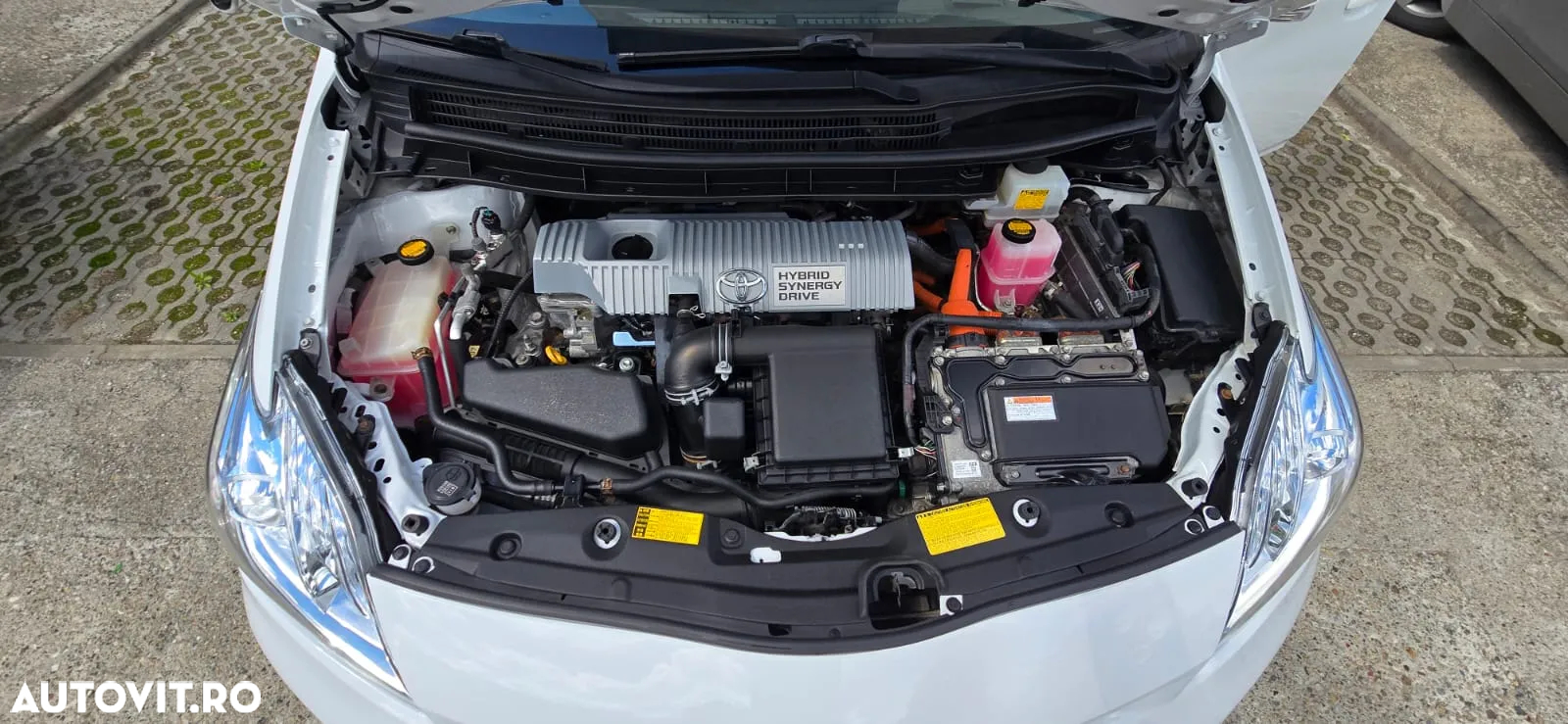 Toyota Prius (Hybrid) Executive - 4