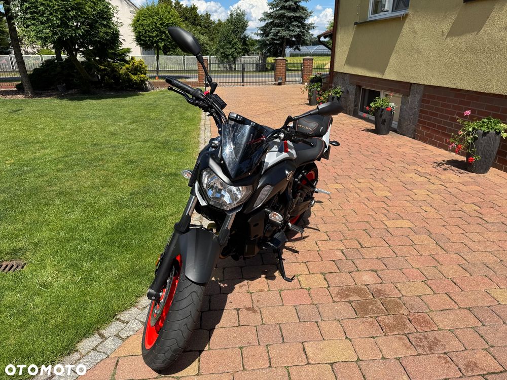 Yamaha MT - 6
