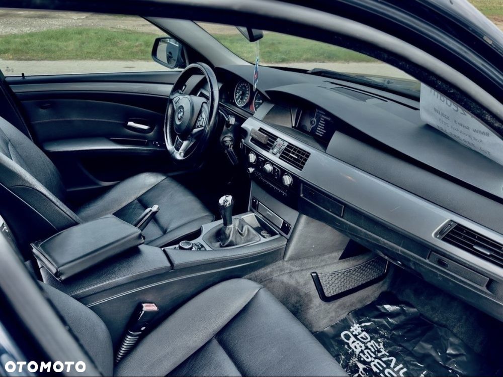 BMW Seria 5 520i - 11