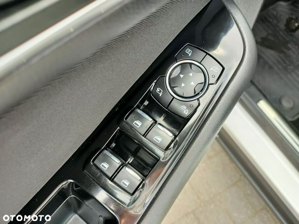 Ford S-Max - 12