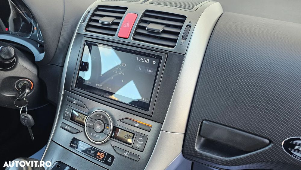 Toyota Auris 1.6 MultiMode Executive - 10