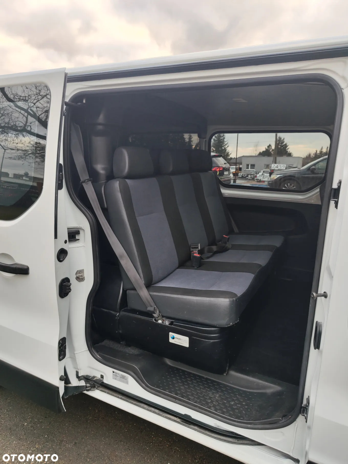 Opel Vivaro brygadówka 6osób - 11